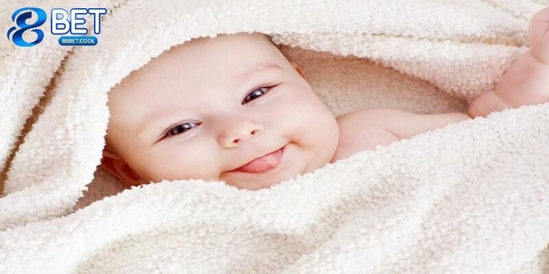 Nằm mơ đang chơi với em bé